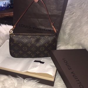 Authentic Louis Vuitton Pochette Handbag